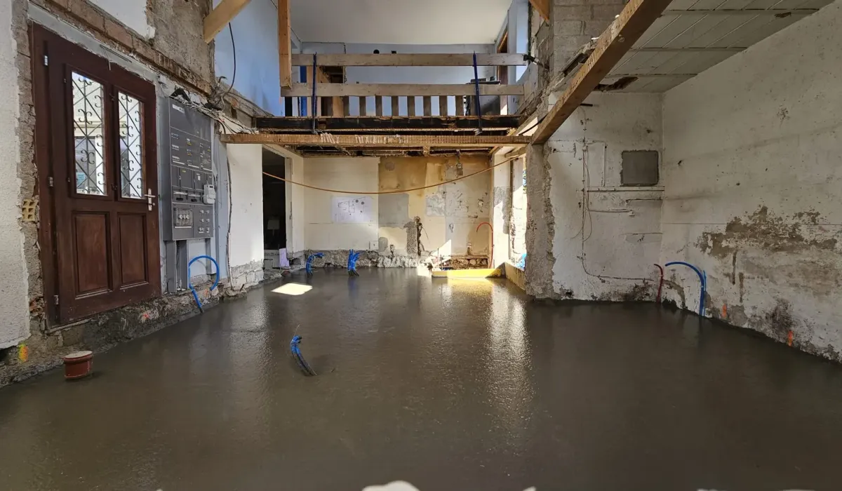 Rénovation structurelle d'une maison paysanne à Chéserex